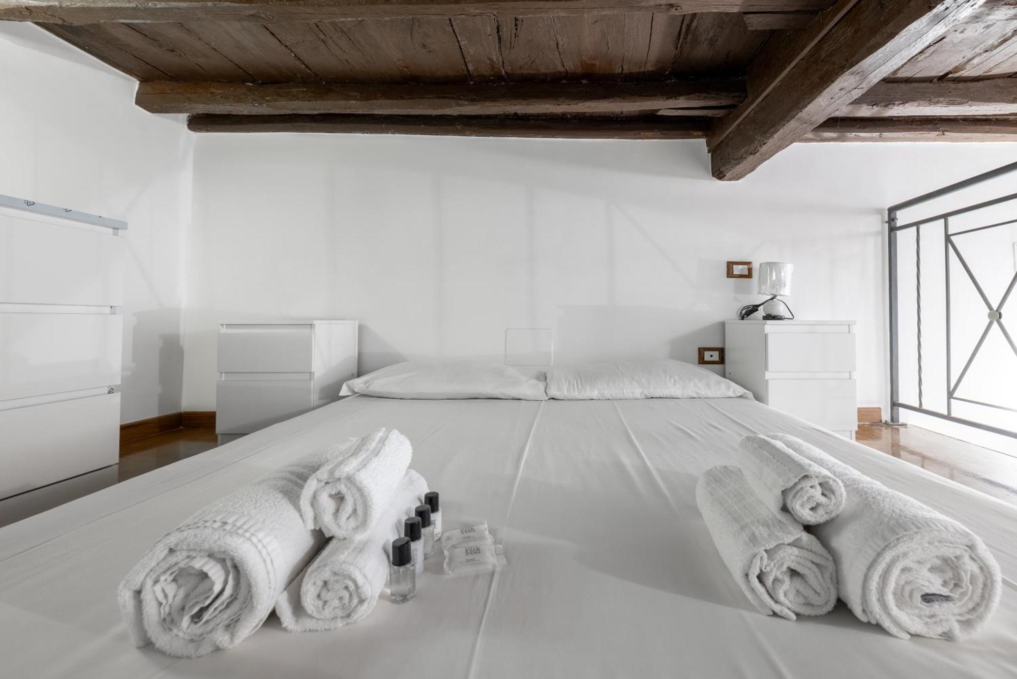 Lovely Studio Apartment - Capocci Rome Buitenkant foto